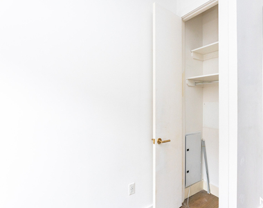 709 Sterling Pl  - Photo Thumbnail 4