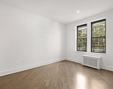 East 70th Street - Photo Thumbnail 5