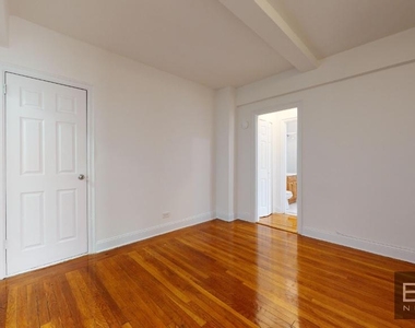 East 38th Street - Photo Thumbnail 3