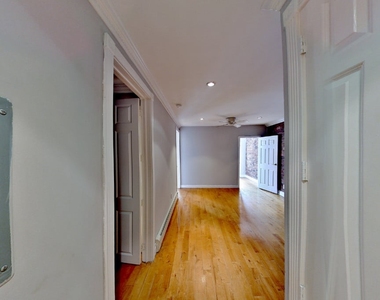 Avenue B - Photo Thumbnail 6
