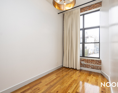 255 McKibbin St  - Photo Thumbnail 8
