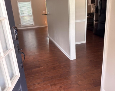 5706 Amberside Lane - Photo Thumbnail 11