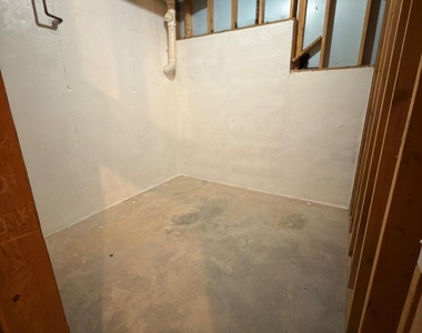 5706 Amberside Lane - Photo Thumbnail 40