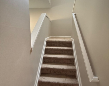 5706 Amberside Lane - Photo Thumbnail 41