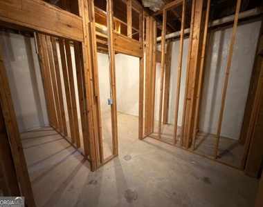 5706 Amberside Lane - Photo Thumbnail 35