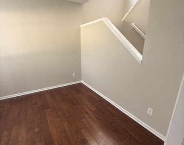 5706 Amberside Lane - Photo Thumbnail 14