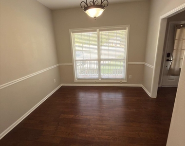 5706 Amberside Lane - Photo Thumbnail 16