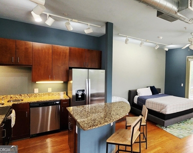 5300 Peachtree Road - Photo Thumbnail 3