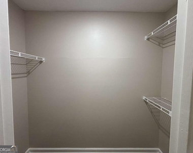 3841 Woodridge Way - Photo Thumbnail 19
