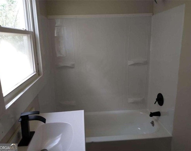 248 Madison Street - Photo Thumbnail 9