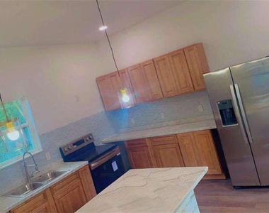 248 Madison Street - Photo Thumbnail 7