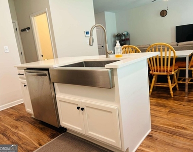 57 Pacific Avenue - Photo Thumbnail 14