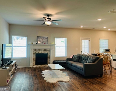 57 Pacific Avenue - Photo Thumbnail 5