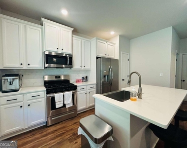 57 Pacific Avenue - Photo Thumbnail 13