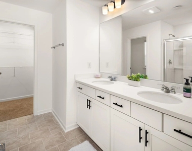 1515 Brantin Drive - Photo Thumbnail 9