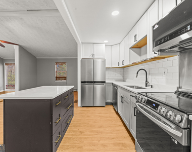 4421 Jacobs Drive - Photo Thumbnail 10