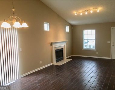 2040 Keenland Court - Photo Thumbnail 6
