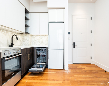 321 Wythe Ave - Photo Thumbnail 3