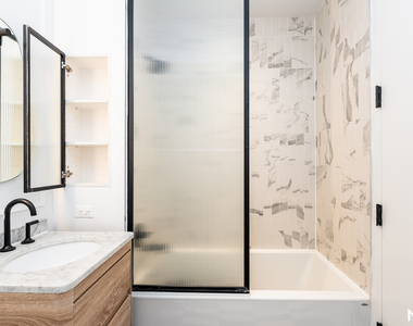 321 Wythe Ave - Photo Thumbnail 6