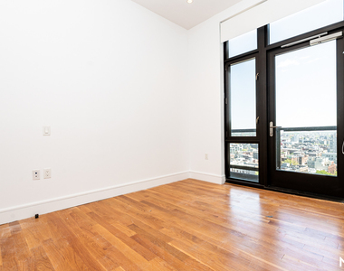 321 Wythe Ave - Photo Thumbnail 7