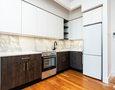 321 Wythe Ave - Photo Thumbnail 2