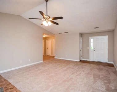 300 Claremont Drive - Photo Thumbnail 10