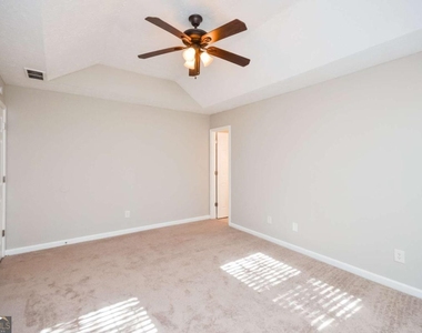300 Claremont Drive - Photo Thumbnail 11