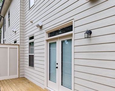 3312 Sangster Way - Photo Thumbnail 19