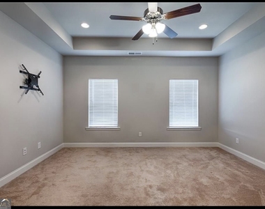 3312 Sangster Way - Photo Thumbnail 11