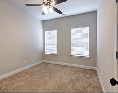 3312 Sangster Way - Photo Thumbnail 7