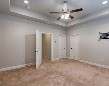 3312 Sangster Way - Photo Thumbnail 13