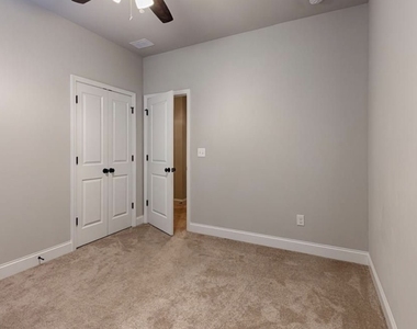 3312 Sangster Way - Photo Thumbnail 9
