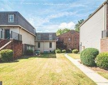 3091 Colonial Way - Photo Thumbnail 1