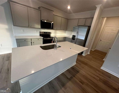 23 Berryville Drive - Photo Thumbnail 4