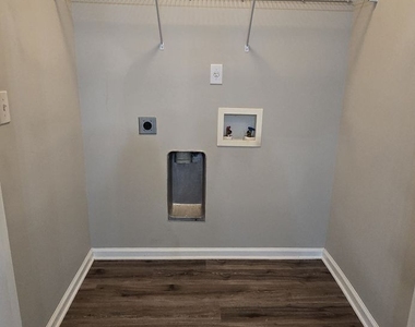 204 Oconee Way - Photo Thumbnail 13