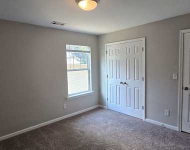 204 Oconee Way - Photo Thumbnail 24