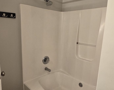 204 Oconee Way - Photo Thumbnail 19
