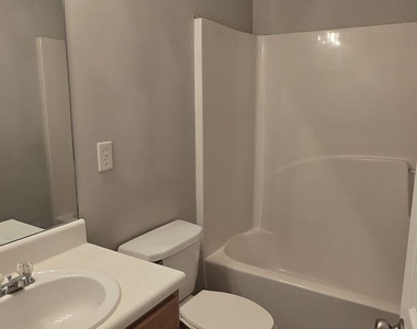 204 Oconee Way - Photo Thumbnail 25