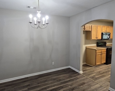 204 Oconee Way - Photo Thumbnail 9