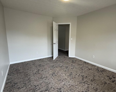 6106 Allpoint Way - Photo Thumbnail 11