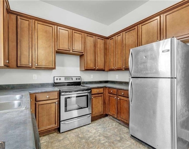 94 Lucy Street Se - Photo Thumbnail 7