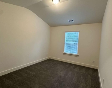 263 Auburn Valley Way - Photo Thumbnail 20