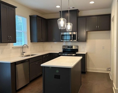 263 Auburn Valley Way - Photo Thumbnail 7
