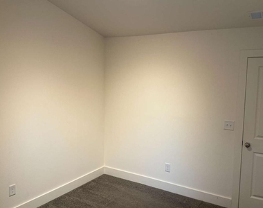 263 Auburn Valley Way - Photo Thumbnail 23