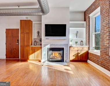 1158 Ponce De Leon Avenue Ne - Photo Thumbnail 3