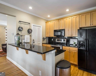 691 Bonaventure Avenue Ne - Photo Thumbnail 7