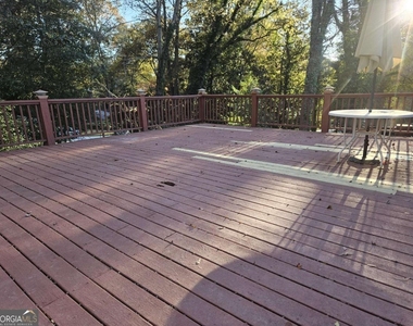 989 Rudolph Street - Photo Thumbnail 12