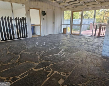 989 Rudolph Street - Photo Thumbnail 10