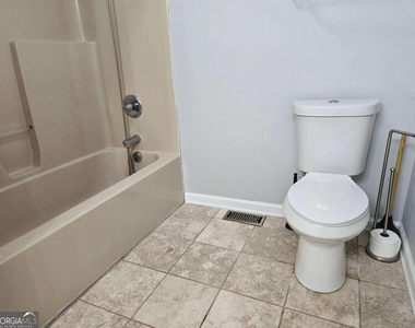 989 Rudolph Street - Photo Thumbnail 9