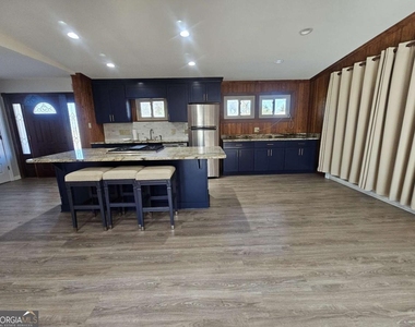 989 Rudolph Street - Photo Thumbnail 2